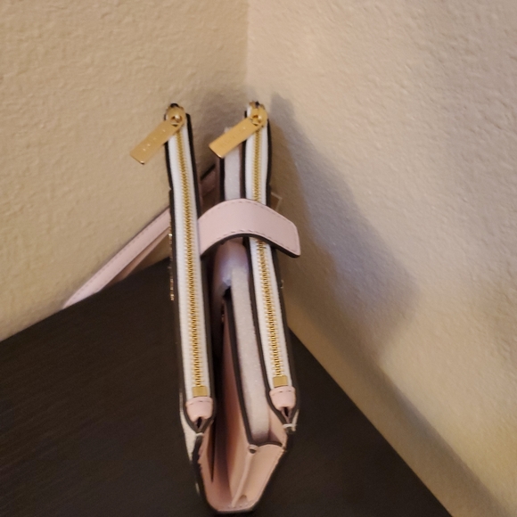 - Michael kors Signature Jet Set Medium Double Zip Wristlet Wallet - Picture 5 of 11